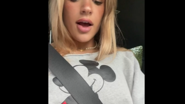 Ari Kytsya Fingers Her Self While Driving